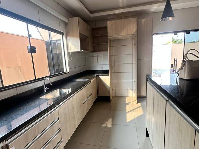 Casa para Venda em Várzea Grande - 5