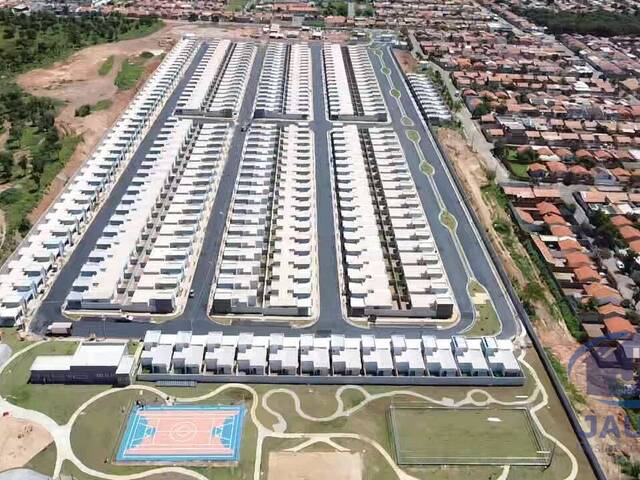 #192 - Casa em condomínio para Venda em Cuiabá - MT