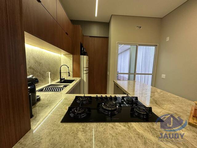 #522 - Casa em condomínio para Locação em Várzea Grande - MT