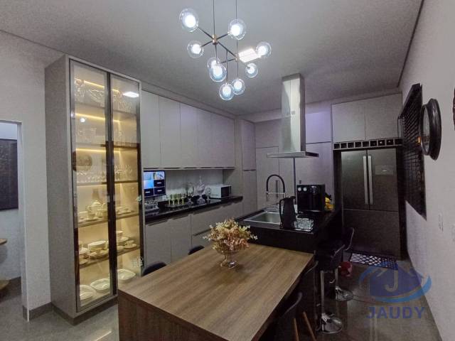 Casa para Venda em Várzea Grande - 4