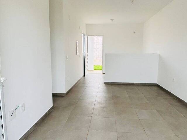 #581 - Casa em condomínio para Locação em Várzea Grande - MT