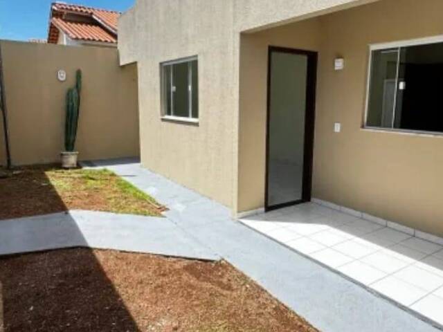 #586 - Casa para Venda em Várzea Grande - MT