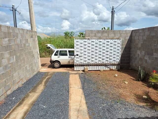 #594 - Casa para Venda em Várzea Grande - MT - 2