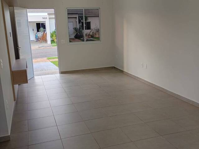 Locação em Petrópolis - Várzea Grande