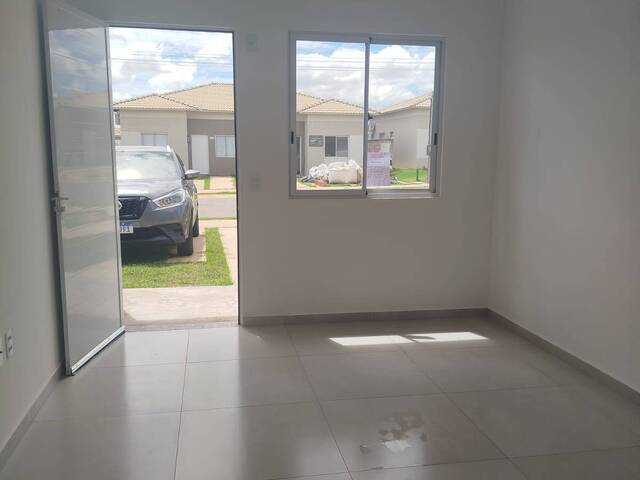 #609 - Casa em condomínio para Locação em Várzea Grande - MT