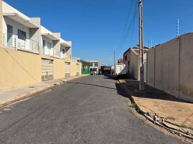 Casa para Locação em Várzea Grande - 5