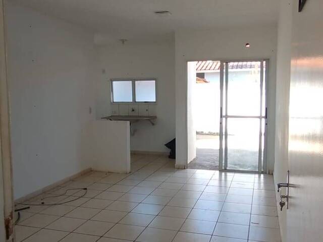 Casa em condomínio para Venda em Várzea Grande - 2