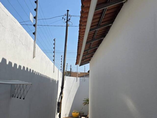 Casa para Venda em Várzea Grande - 4