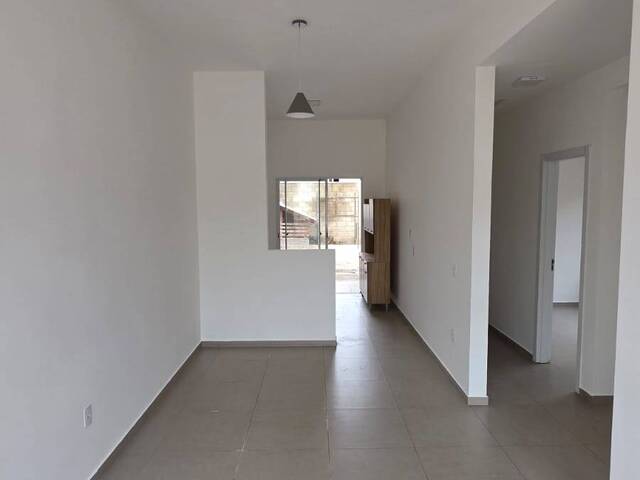 #659 - Casa em condomínio para Locação em Várzea Grande - MT