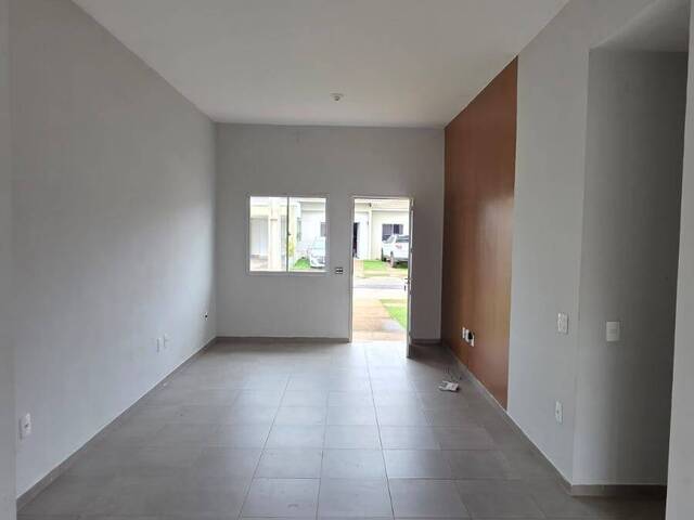 Casa para Venda em Várzea Grande - 4