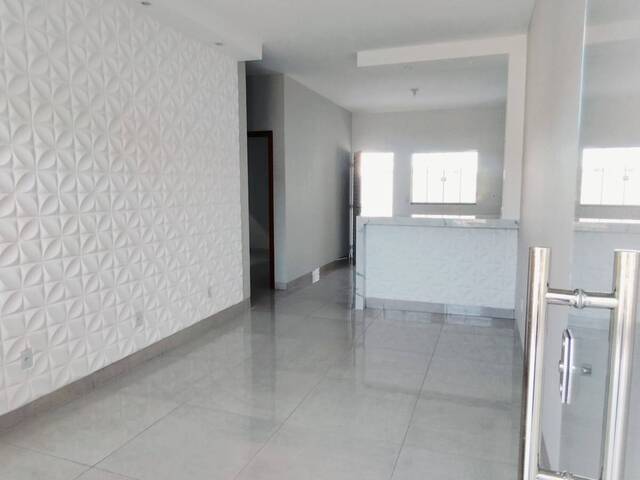 Casa para Venda em Várzea Grande - 3