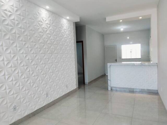 Casa para Venda em Várzea Grande - 4