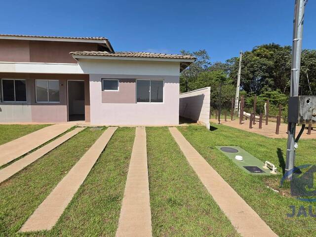 #679 - Casa em condomínio para Venda em Várzea Grande - MT