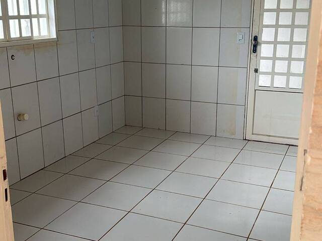 Casa para Venda em Várzea Grande - 4