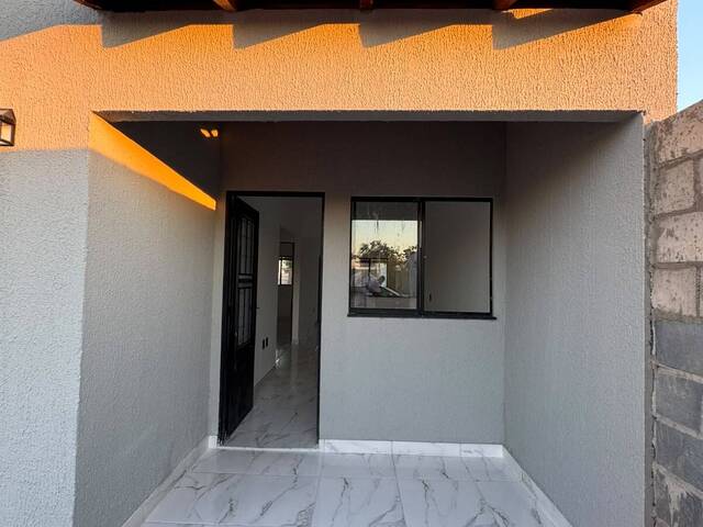 Casa para Venda em Várzea Grande - 4